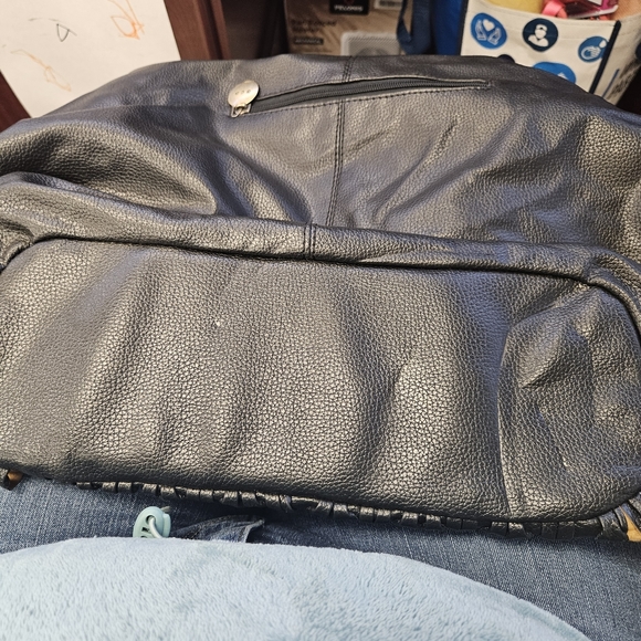 NWOT!!! Beautiful Large Hobo Style Shoulder Bag B C B by Biacci Inc - Picture 11 of 16